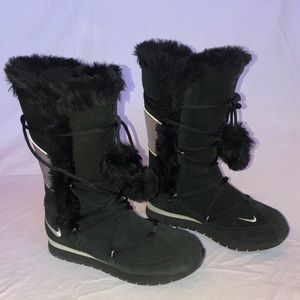 Nike Suede/Faux Fur Snow Boots size 8